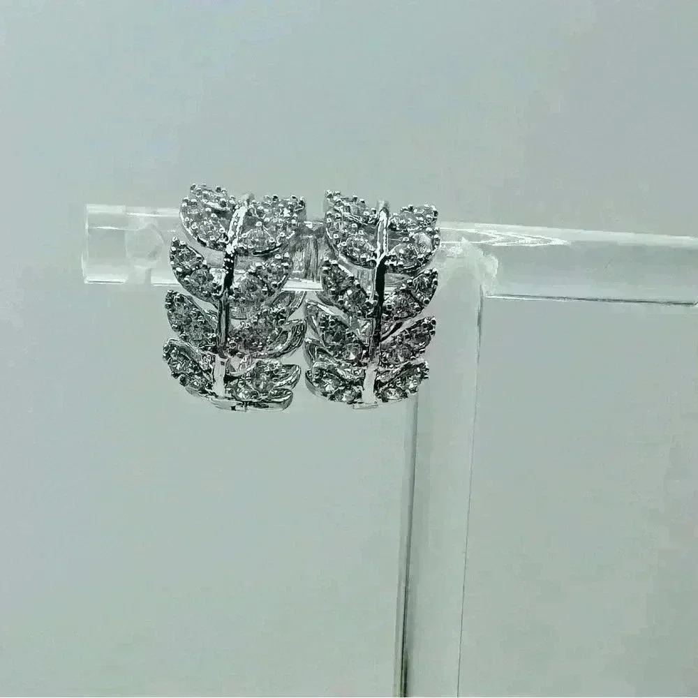 Zircon Olive Branch Leaf Small Hoop Earrings in Silver - Picture 4 of 5